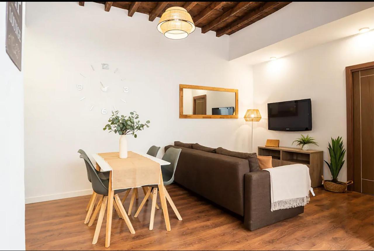 Rustic & Nice Apartment In Malaga Center エクステリア 写真